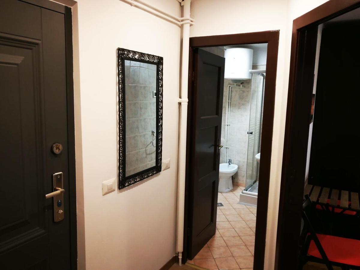 Martini Studio Apartment Bucureşti Ngoại thất bức ảnh